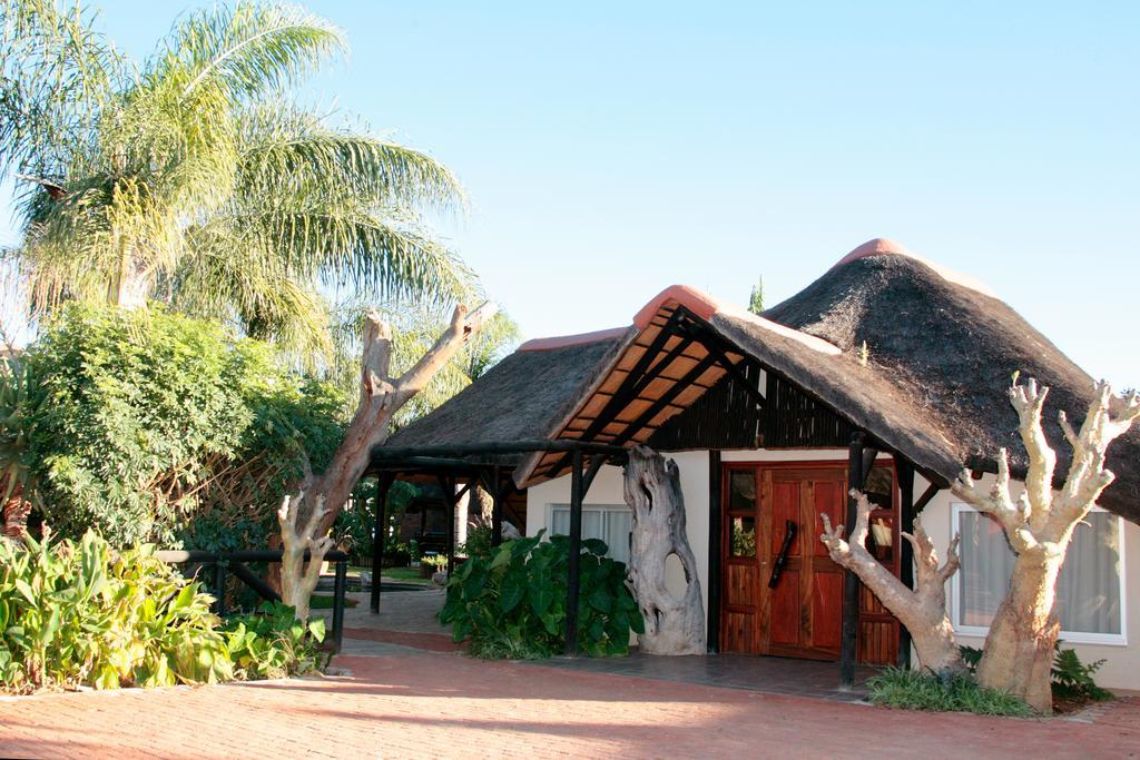 Cest Si Bon Hotel Otjiwarongo Extérieur photo