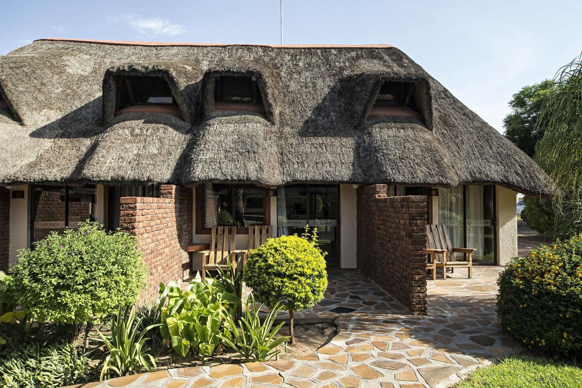 Cest Si Bon Hotel Otjiwarongo Extérieur photo