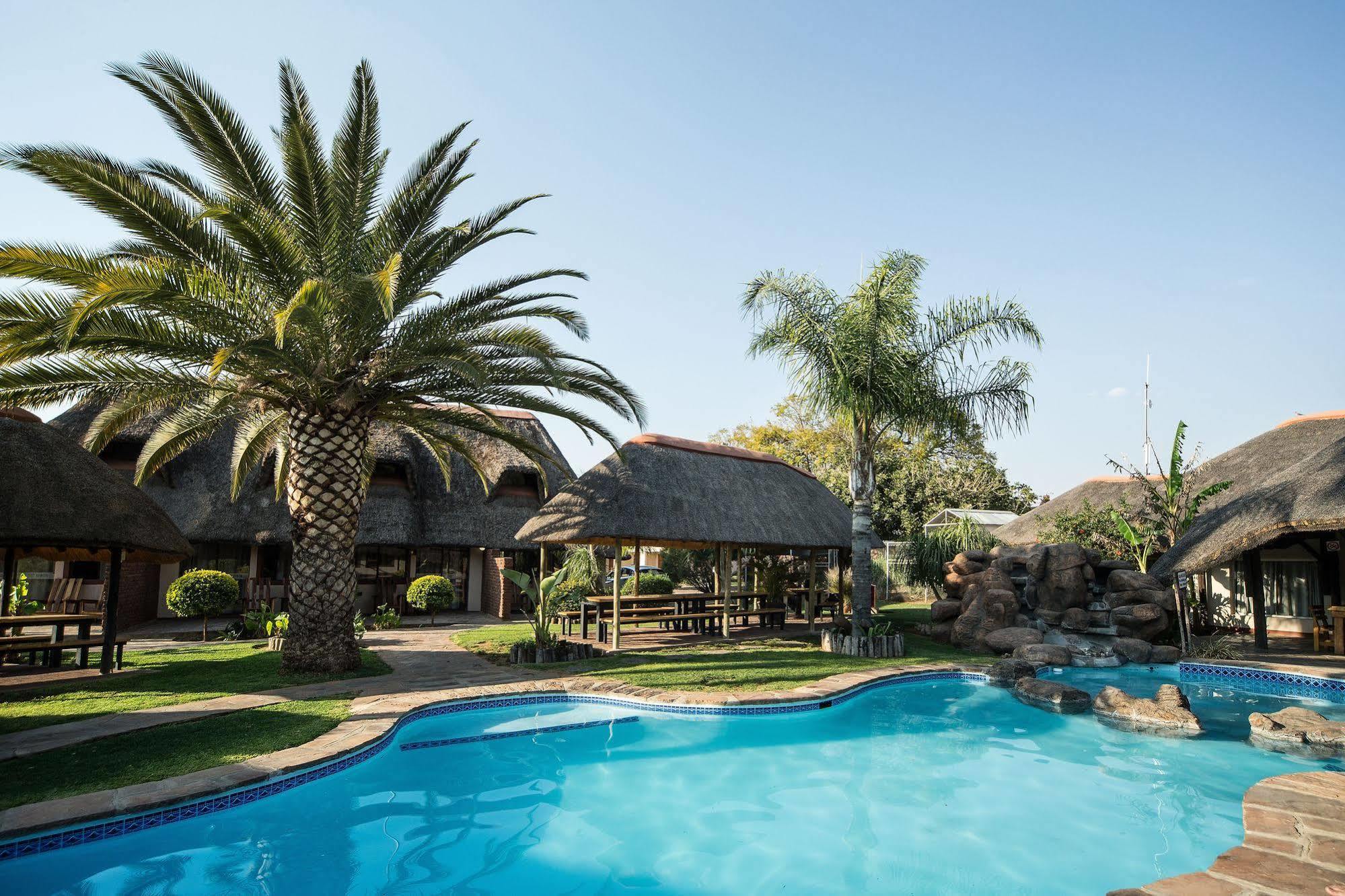 Cest Si Bon Hotel Otjiwarongo Extérieur photo