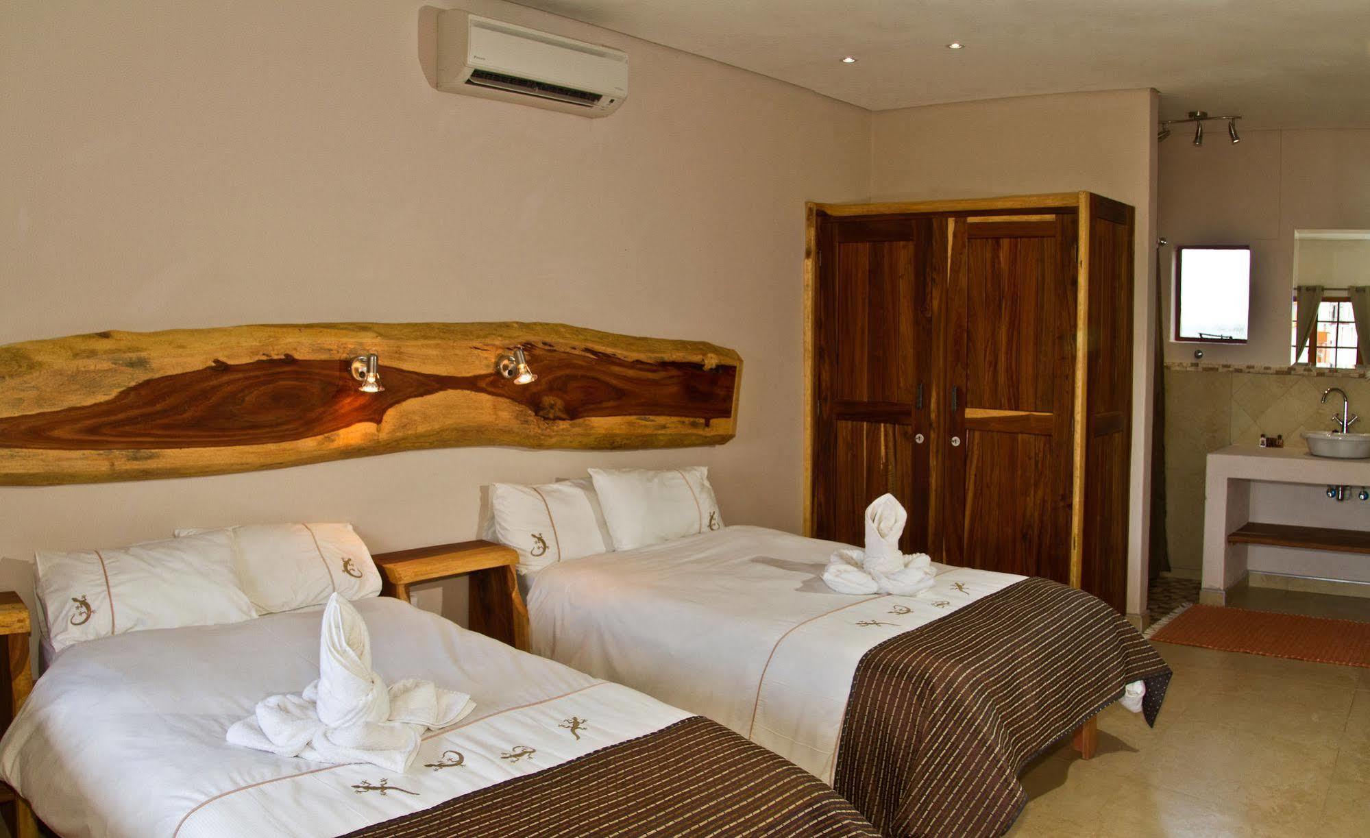Cest Si Bon Hotel Otjiwarongo Extérieur photo