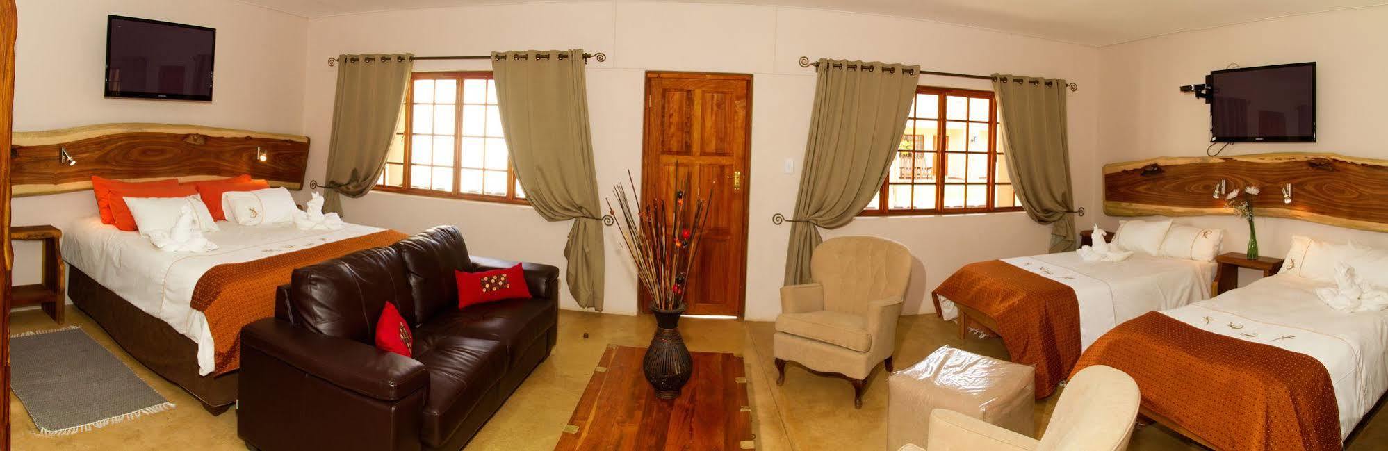 Cest Si Bon Hotel Otjiwarongo Extérieur photo