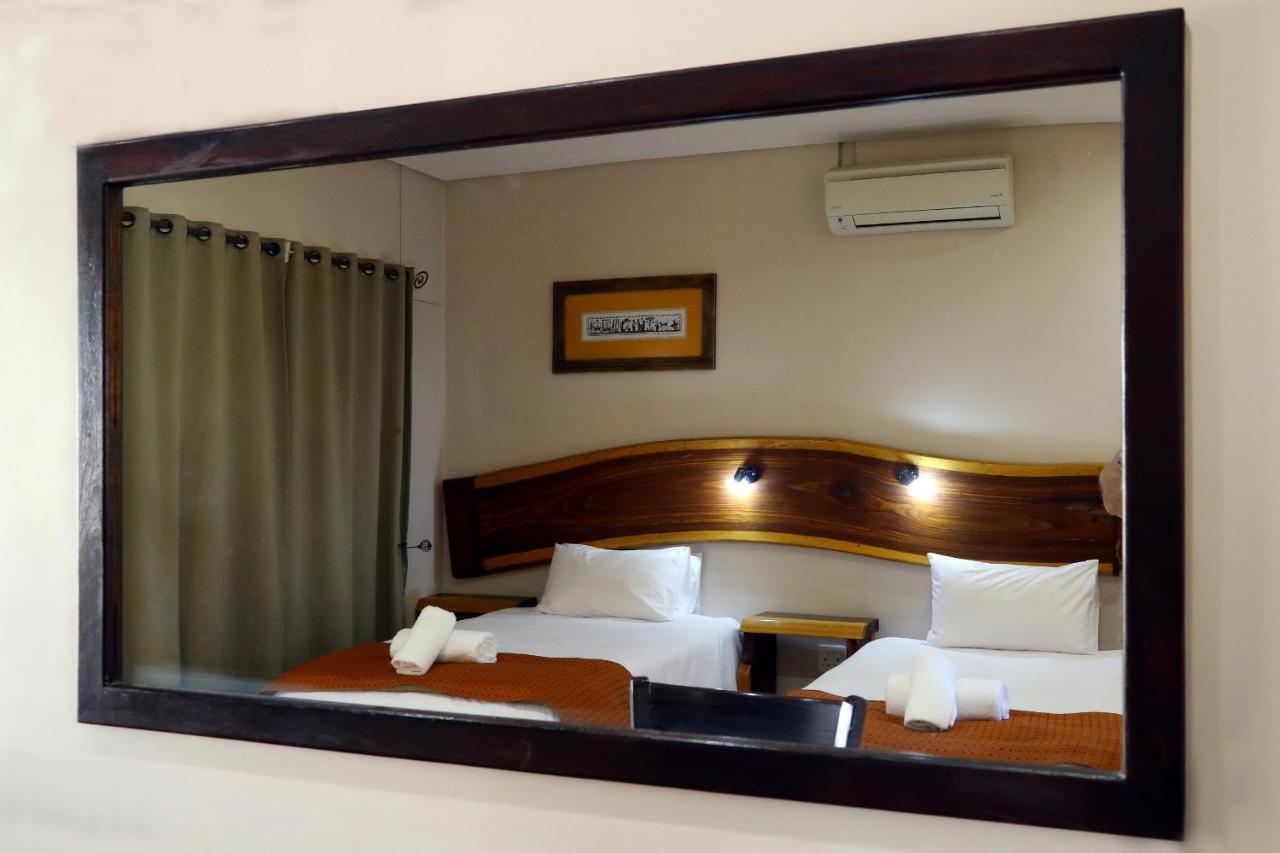 Cest Si Bon Hotel Otjiwarongo Extérieur photo